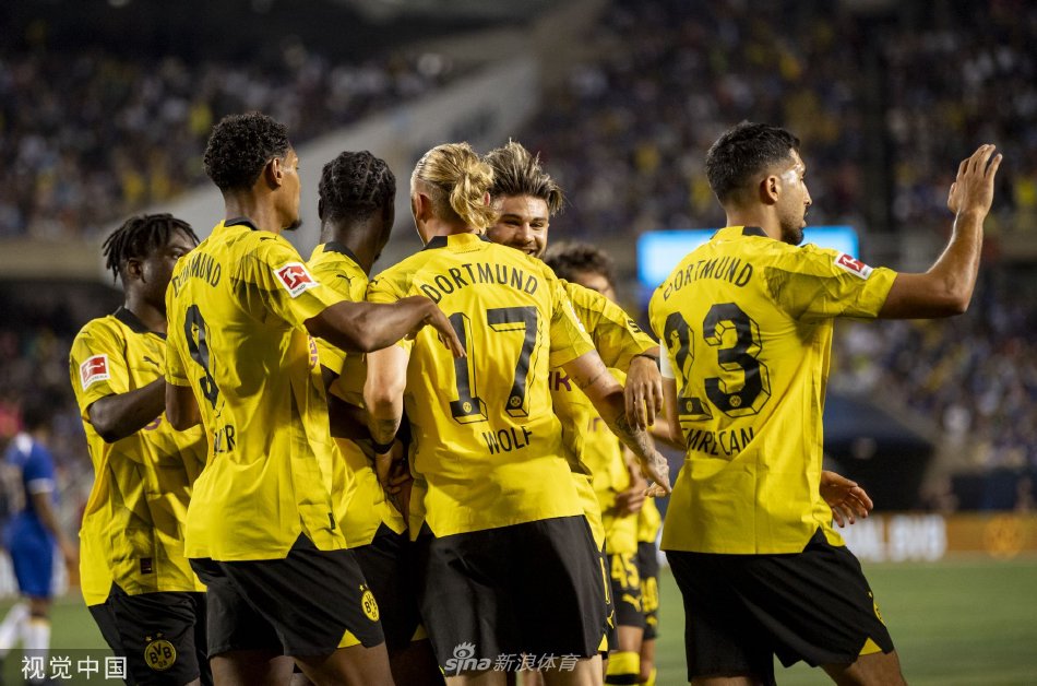 赛场上崭露 赛场上崭露